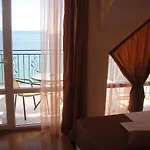 Maria 2 Pensionat 2*