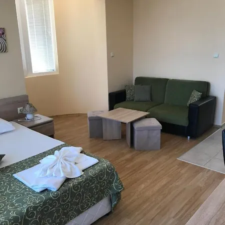 בית הארחה Maria 2 2*