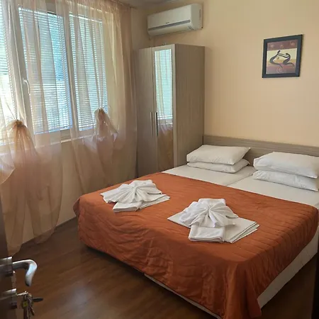 Maria 2 בית הארחה 2*