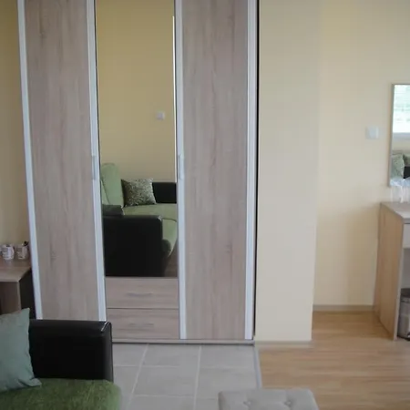 Πανσιόν Maria 2 2*