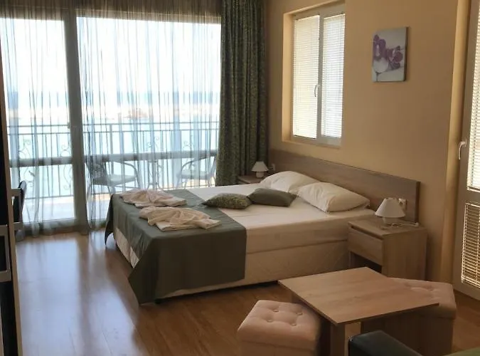 玛丽亚2号别墅 2*